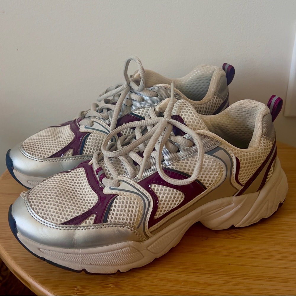Women’s Sneakers